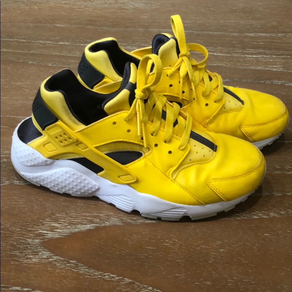 Nike Huarache Big Kids Yellow Shoes Size 6.5 Y